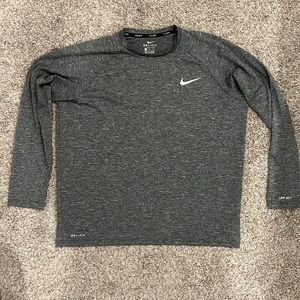 Men’s Nike Swim Hydroguard 40 (sun shirt) long sleeved size Large